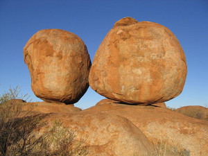 Devils Marbles Tours Pic 2 - meet the twins cdevils marbles tours