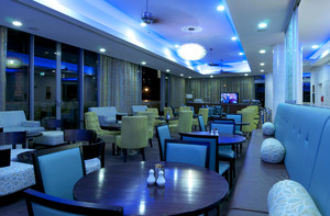 Wyndham Surfers Paradise Pic 3 - Lounge Cafe Bar