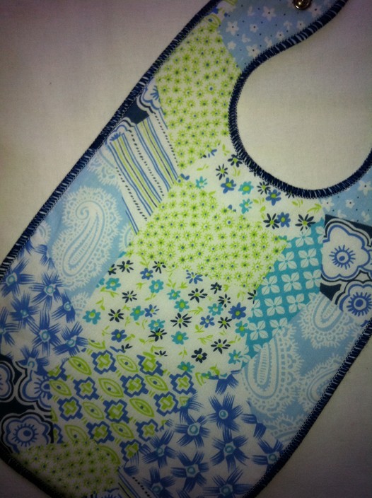 Bibs and Pieces Pic 1 - floral vineyard Feeding bib