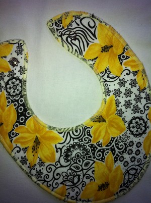 Bibs and Pieces Pic 3 - Splash of Lemon Teething bib