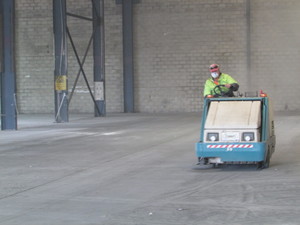 Cleanworks Australia Pic 4 - Warehouse scrubbing