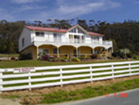 Harvey Farm Lodge Pic 1 - Harvey Farm Lodge exterior with ocean views