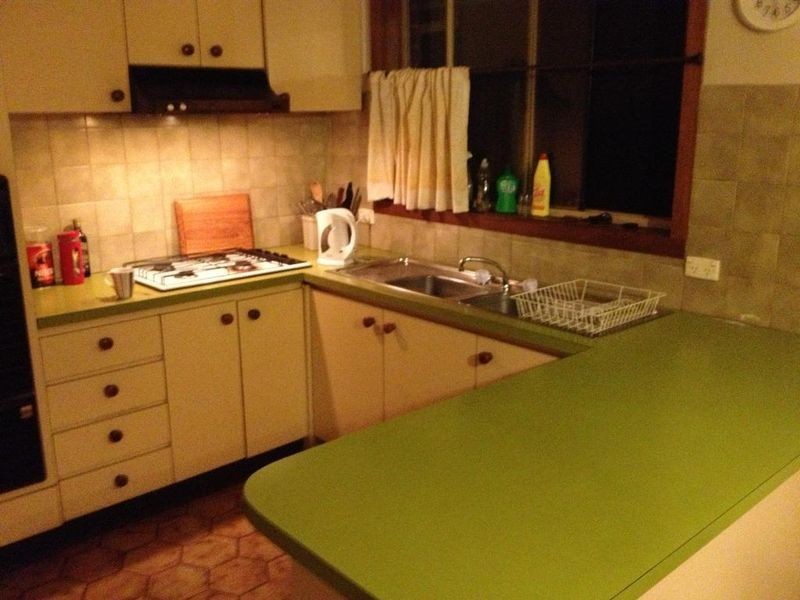 Domestic Excellence Pic 1 - This 30 year old kitchen was a complete mess but after a good hours work it came up good as new