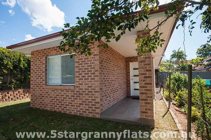 5 Star Granny Flats Pic 2