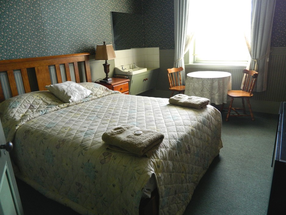 Commercial Hotel Cygnet (Bottom Pub) Pic 1 - Standard Double Room