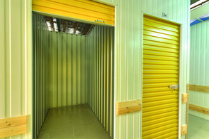 Store Ur Stuff Pic 4 - Store UR Stuff Small Self Storage Unit