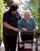 Oaklea Hall Hostel Pic 1 - lending a help in hand