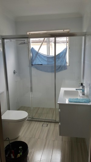 Pro Shower Screens & Wardrobes Pic 5 - 3 Door Sliding Shower Screen