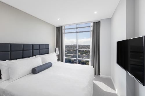 Meriton Serviced Apartments Pic 1