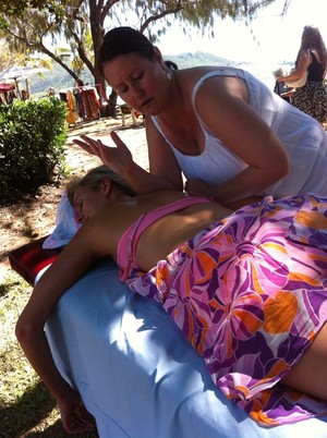 Magnetic Bliss Massage Pic 4 - Hawaiian massage using the arms feels amazing