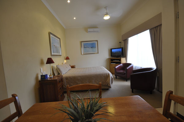 Vintages Accommodation Pic 1