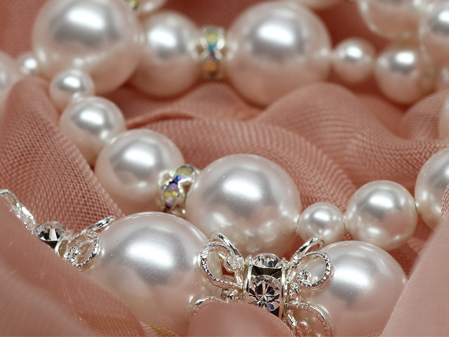 Bead Studio Pic 1 - Swarovski pearl necklace bridal or special occasion