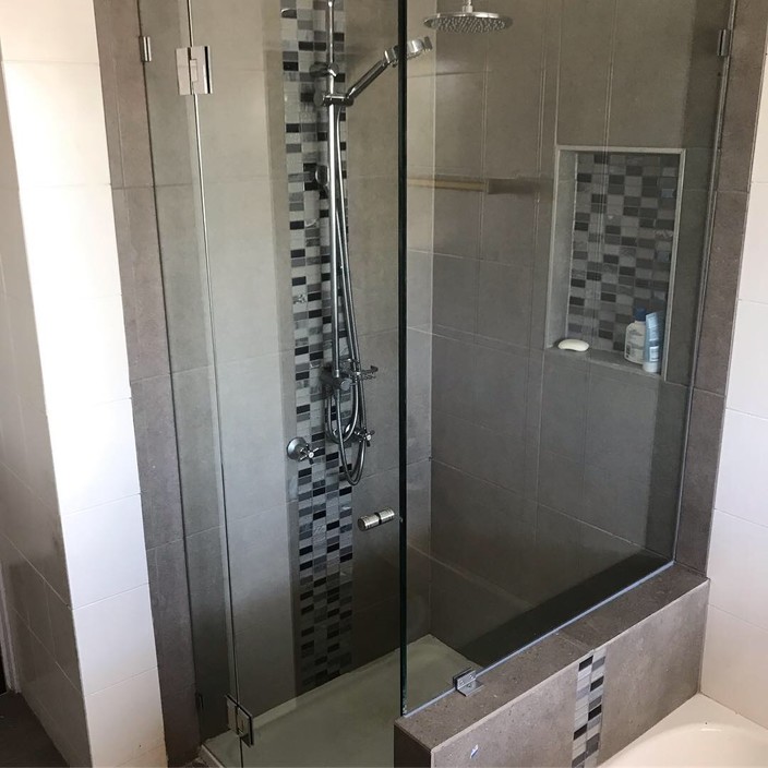 Brisbane Glass and Screens Pic 1 - Frameless Shower screen