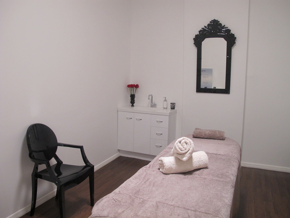 Transformation Laser & Aesthetics Pic 1 - Treatment room