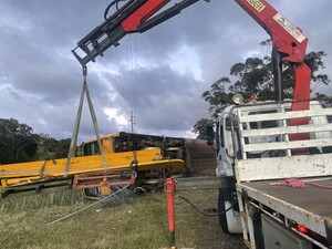 Sydney Wide Crane Trucks Pic 3