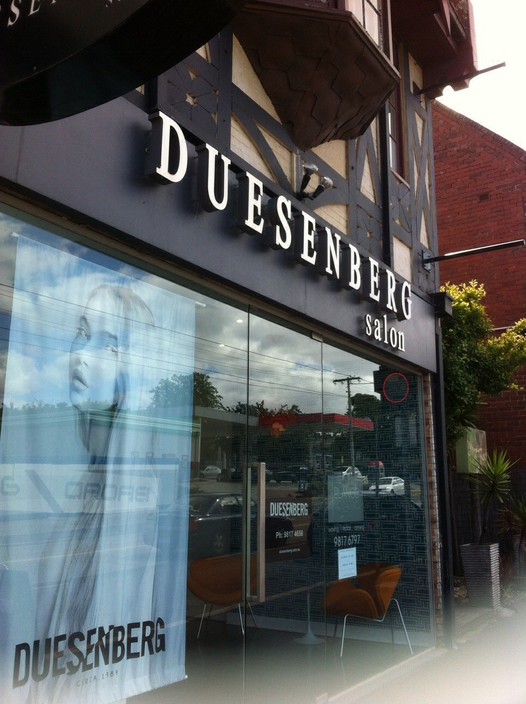 Duesenberg Salon Pic 1 - Entrance