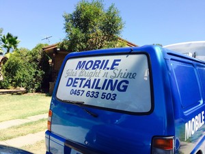 Giles Bright N Shine Mobile Car Detailing Pic 2