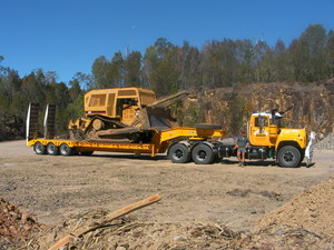 Darren Howard Dozer Hire Pic 2 - Float for hire Has outriggers with deck width at 3m and deck length 10m