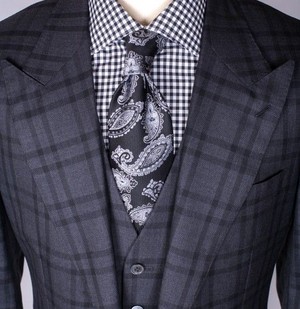 Dapper Gentlemen Pic 3 - Fine English Plaid Wool 3 piece Suit