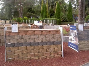 Lee Rowan's Gardenworld Pic 5 - Retaining Wall Block display