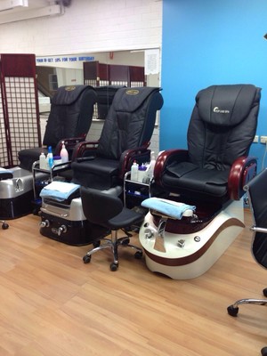 Fabulous Nails & Beauty Pic 2 - Comfortable massage chairs relax in luxury