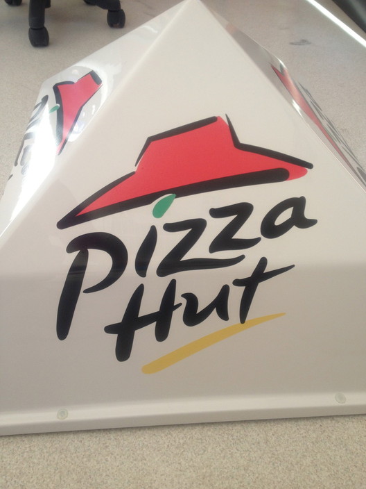 LED Magnetic Roof Sign Pic 1 - Brand new design Pizza Hut sign Can be made with LED light for Night operated business