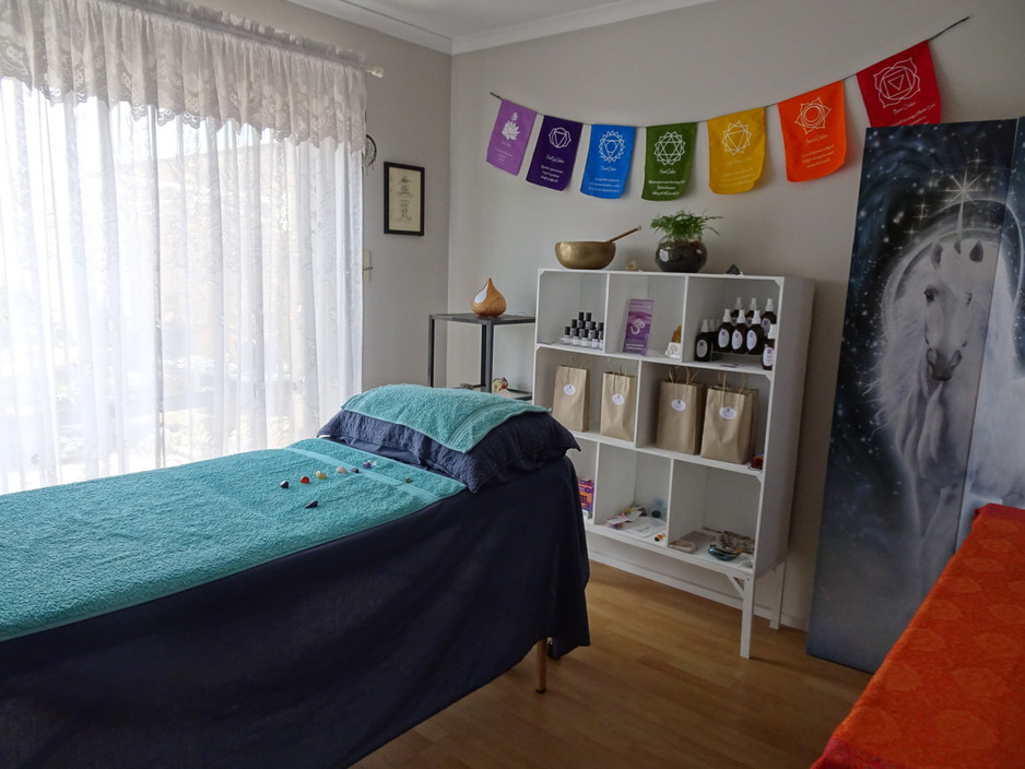 Earth Aya Energy Pic 1 - Reiki Treatment Room