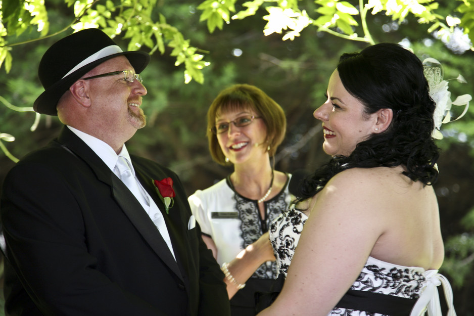 Licensed to Wed (Gina Callan) Pic 2 - A very happy Tanya and Grant with Gina Civil Celebrant at Licensed to Wed