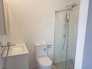 SANCTUMIZED BATHROOMS AND CONSTRUCTION Pic 5 - Ensuite lalor