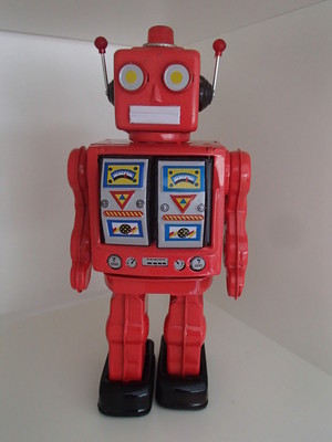 Tween Scene Pic 4 - Electron Tin Robot Red