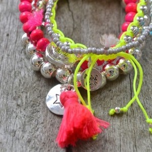 Tween Scene Pic 5 - Poppy Mini Cat Bracelet Set Hot Pink