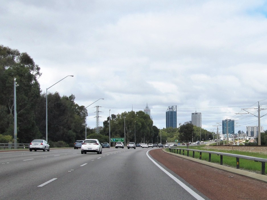 Focus Driving School Pic 1 - Mitchell Freeway driving South towards Perth