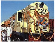 Tracks To Travel Pic 2 - Palace on Wheels India