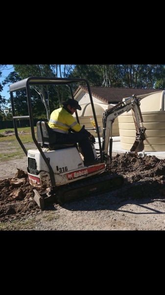 Diggen Downey - Micro Excavator Hire Pic 1