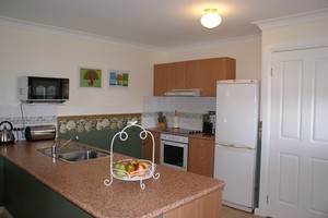 Eloura Luxury Self-Contained B&B Accommodation Pic 3 - Kitchen