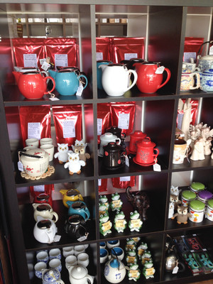 TAMBORINE TEA Pic 4 - Teapots owls at the Tamborine Tea shop