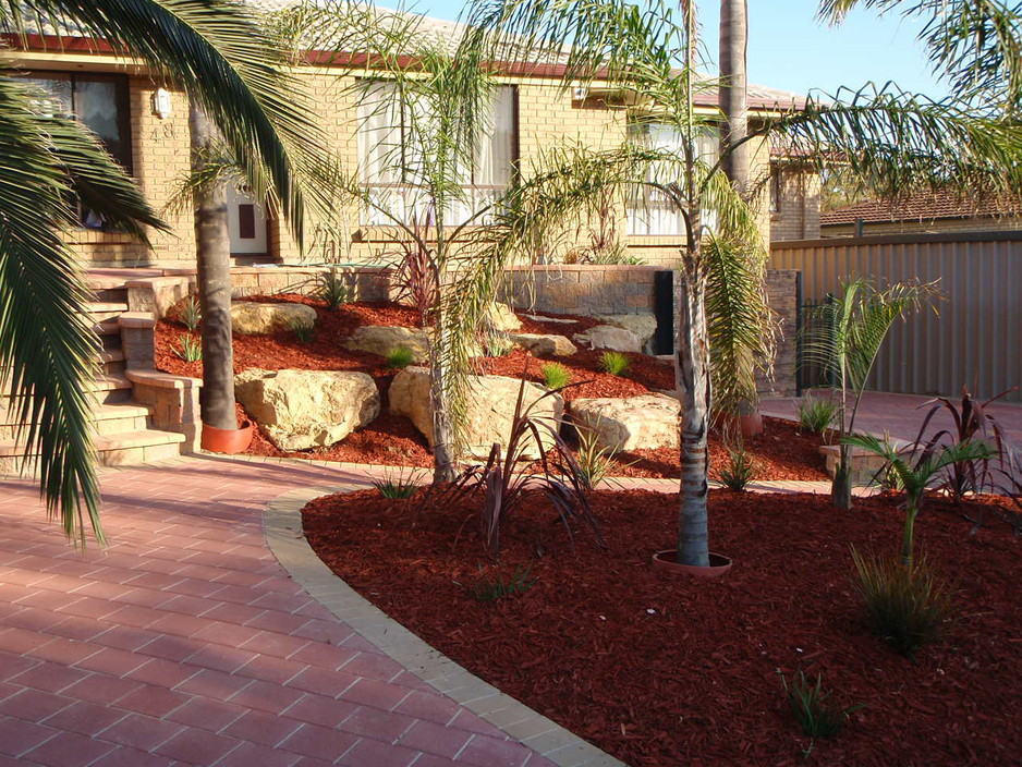 Den's Landscaping Pic 1