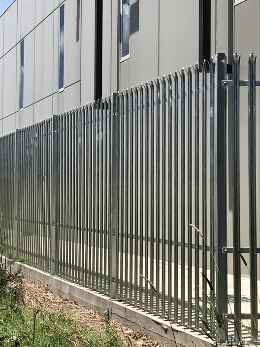 Trident perimeter security fencing and gates Pic 1