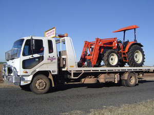 Vulcan Tilt Haulage Pic 3 - Tractor from Capella to Springsure