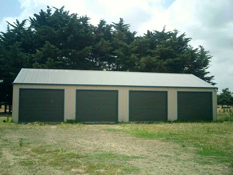 Cattanco Pic 1 - 4 car garage