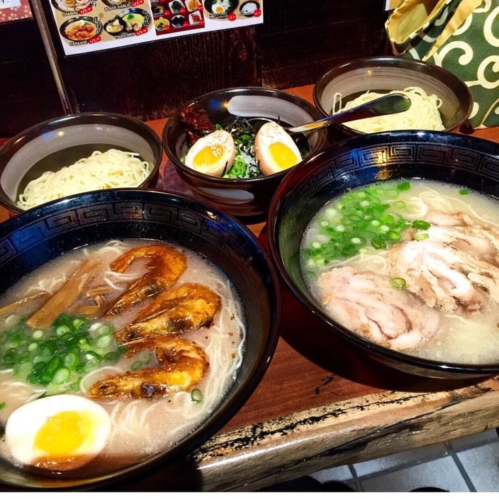 Genkotsu Ramen Pic 2 - Prawn and pork ramen