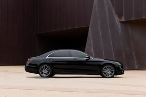 Sublime Chauffeur Pic 4 - Mercedes S class Luxury car hire