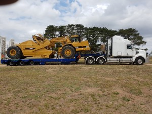 Sensational Transport Pic 2 - 25 Tonne Scraper