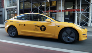 Luxury Taxi Service Melbourne Pic 2