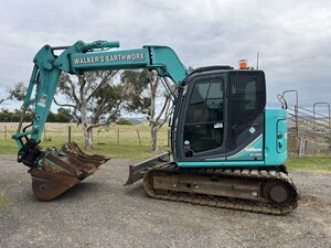 Walkers Earthworx (Vic) Pty Ltd Pic 3 - 8 Ton excavator with 300 450 600 and 1500 buckets tilt hitch and offset arm