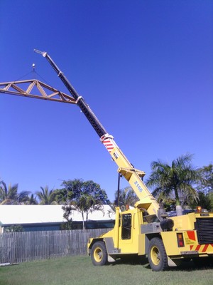 Capricorn Crane Hire Pic 4