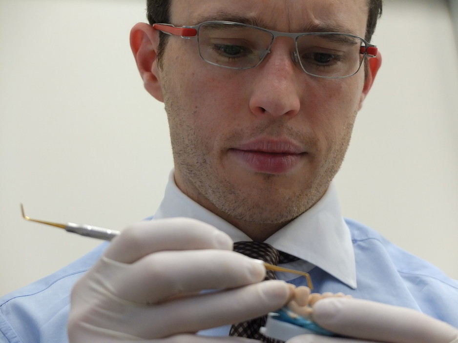 Hooper Tooth Conserving Dentistry Pic 1 - Dr Joe Hooper crafting an onlay