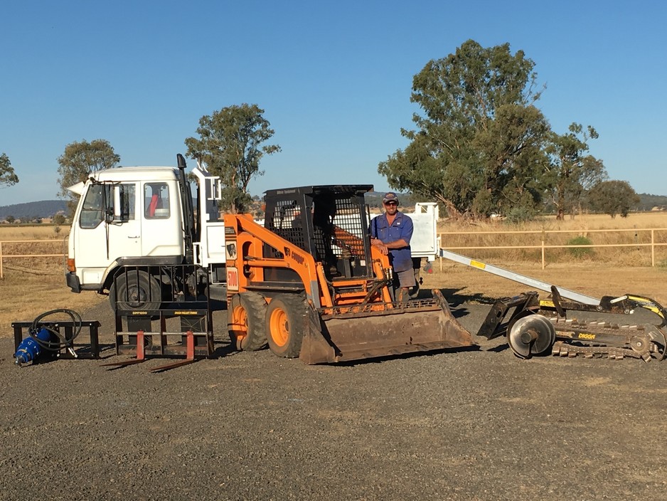 T J Priestley's Bobcat Services Pic 1