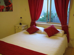 Casa Bella Short Stay Pic 3 - Queen Bedroom