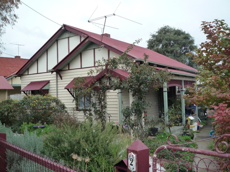 Women at Work Painters Pty Ltd Pic 1 - Exterior of house before